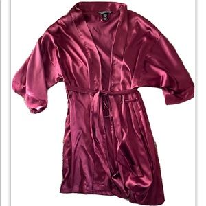 Victoria’s Secret satin robe size extra small/small